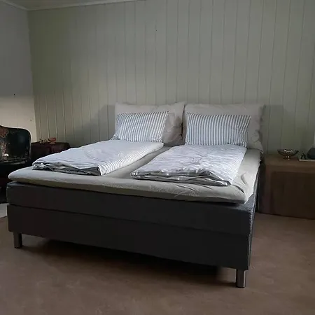 Koselig Gammelt Hus Pa Gard Hébergement de vacances