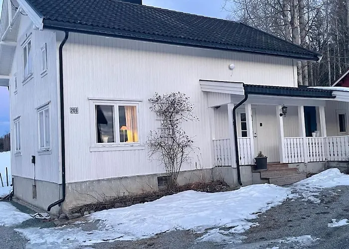 Koselig Gammelt Hus Pa Gard * Forberg