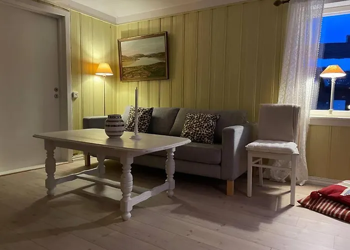 Koselig Gammelt Hus Pa Gard * Forberg