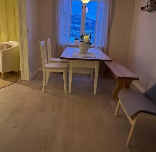 Koselig Gammelt Hus Pa Gard