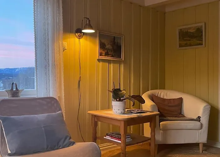 Koselig Gammelt Hus Pa Gard * Forberg